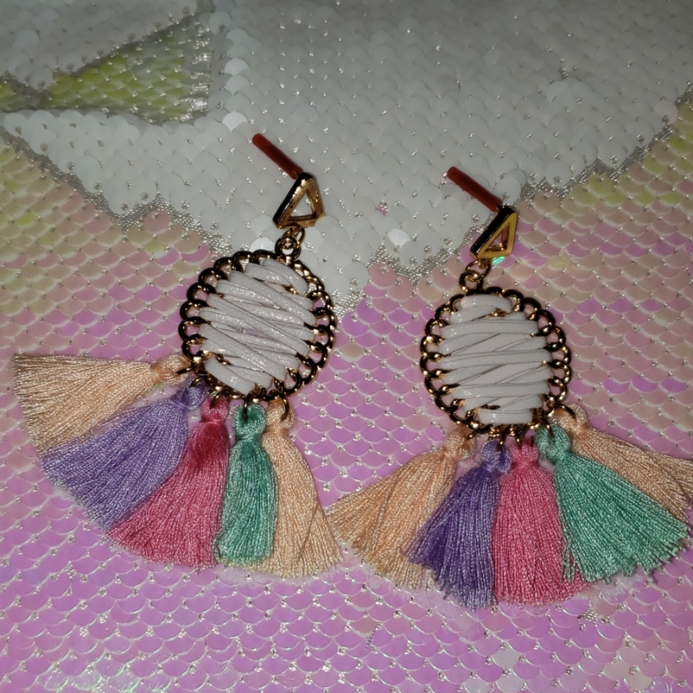 NWOT Multicolor Boho Dangle Drop Tassel Earrings - Picture 2 of 3